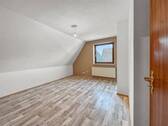 Haus 1 Zimmer 2 im OG - 