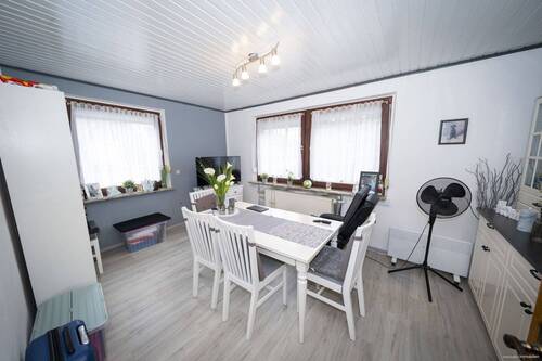 Esszimmer - Wohn- und Geschäftshaus in ruhiger Lage mit Ausbaupotenzial ohne Garten mit Terrasse