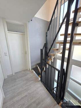 Flur/Treppenaufgang zum DG - 