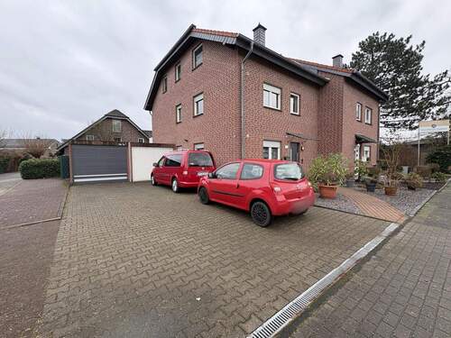 Start - Moderne Wohnung in Moers mit Balkon und Tageslichtbad