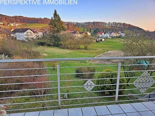 Aussicht OG - Traumhaftes Zweifamilienhaus mit Wohlfühl-Garten