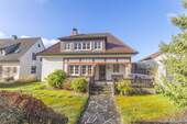 Haus- & Gartenansicht - Menden Lendringsen 1-2 FMH in ruhiger Waldrandlage mit schönem Ausblick