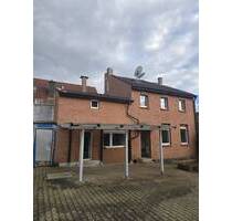 Renovierungsbedürftiges Haus in Mönchengladbach: Ideal für kreative Köpfe!