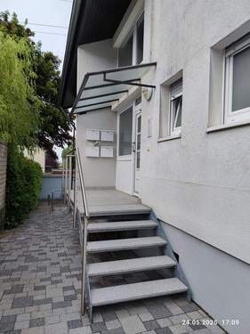 Hauseingang - 3 Zimmer Etagenwohnung in Karlsruhe