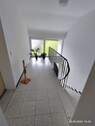 Treppenhaus im Obergeschoss - Etagenwohnung mit 85,00 m² in Karlsruhe zum Kaufen