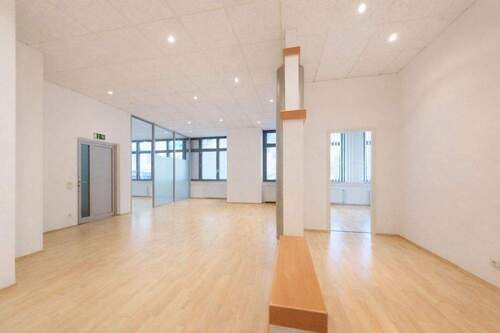 Eingangsbereich - Büro mit 148,00 m&sup2; in Kaiserslautern zur Miete