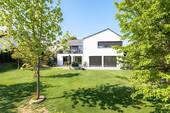 Große Fensterflächen - 5 Zimmer Einfamilienhaus zum Kaufen in Gäufelden