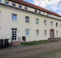 Ansprechender Zustand: 2-Zi.-Etagenwohnung in urbaner Lage - Merseburg (Saale)
