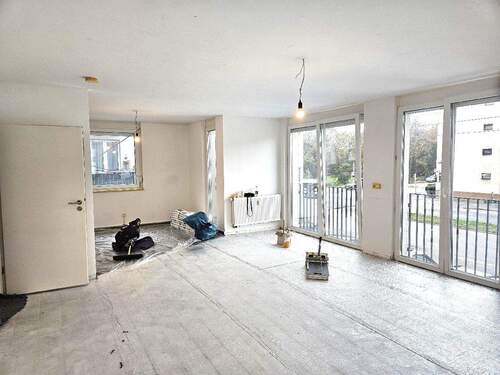 Wohnzimmer - Frisch renovierte, helle 3 ZKB sucht neuen Mieter