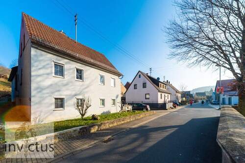 Außenansicht 1 - 7 Zimmer Einfamilienhaus zum Kaufen in Bad Mergentheim / Apfelbach