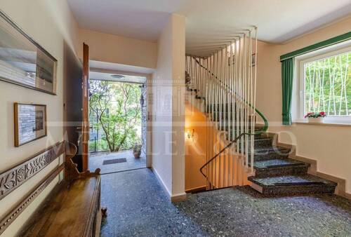 Diele - 5 Zimmer Einfamilienhaus zum Kaufen in Hamburg