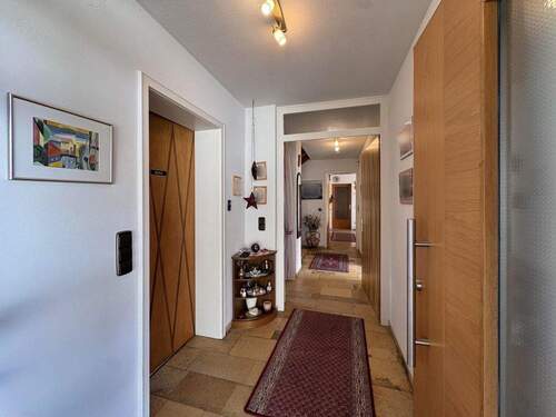 Flur - Einfamilienhaus mit 185,00 m&sup2; in Haigerloch zum Kaufen