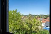 Blick aus dem Kinderzimmer 1. OG auf die Stadt und den Schutterlindenberg - 