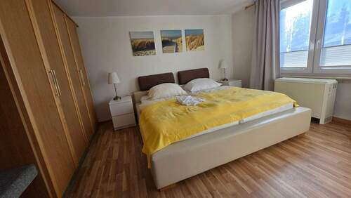 Schlafzimmer DG.jpg - 