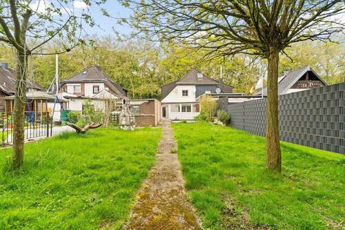 Rückansicht mit Garten - 