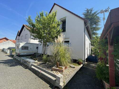 Hausansicht - 4 Zimmer Einfamilienhaus in Sandhausen