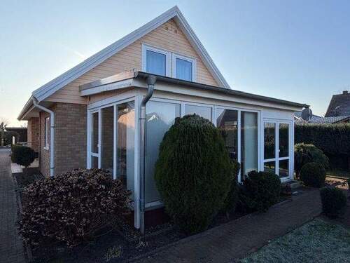 Ansicht - Großzügiges Einfamilienhaus mit Einliegerwohnung in der Nähe der Hansestadt Stralsund zu verkaufen