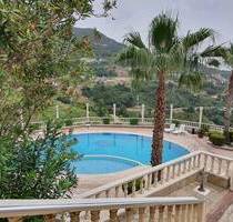 -Alanya-Tepe excl. Wohnen im Villenstil mit Garten, Pool etc.