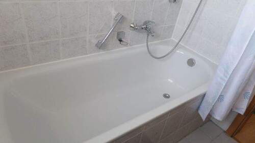 Bad mit Wanne - 