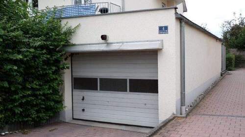 Tiefgarageneinfahrt - 2 Zimmer Etagenwohnung in Ingolstadt