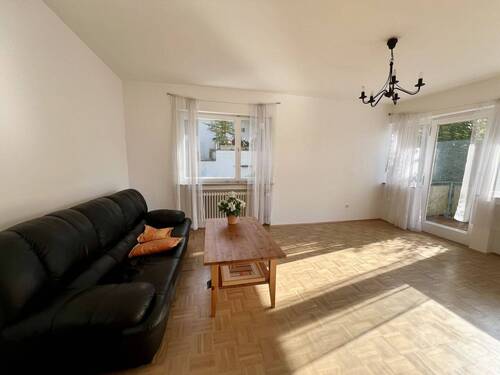 sonniges Wohnzimmer - 3 Zimmer Etagenwohnung zum Kaufen in München