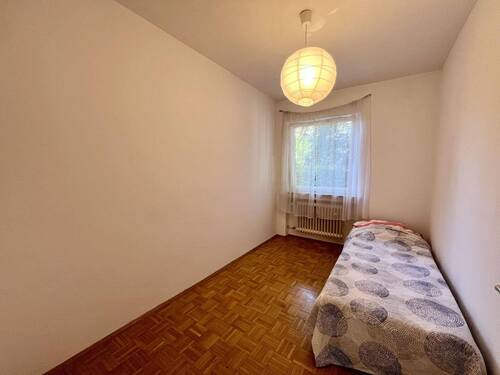 Kinderzimmer/Büro - 