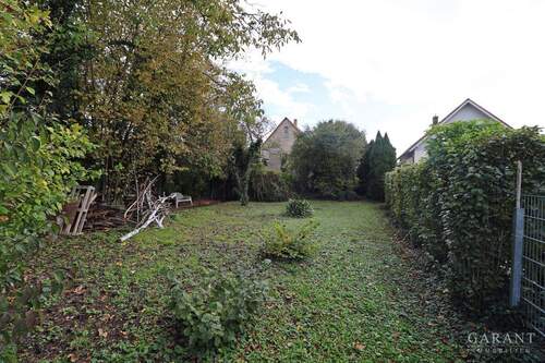 Riesen-Garten - ** Opas Häuschen im Dornröschenschlaf ** mit Riesen-Grundstück ** zum Renovieren **