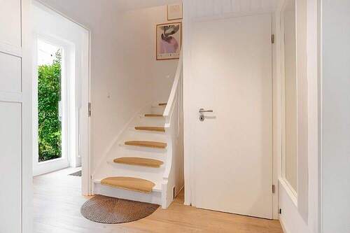 Treppe zum Obergeschoss - Doppelhaushälfte mit 140,00 m² in Molfsee zum Kaufen