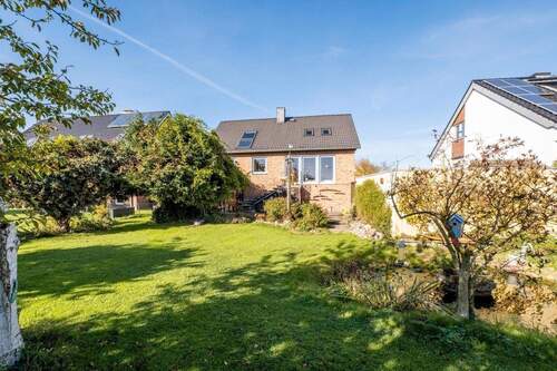 Hausansicht vom Garten - 