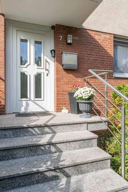 hochwertige Eingangstreppe - 