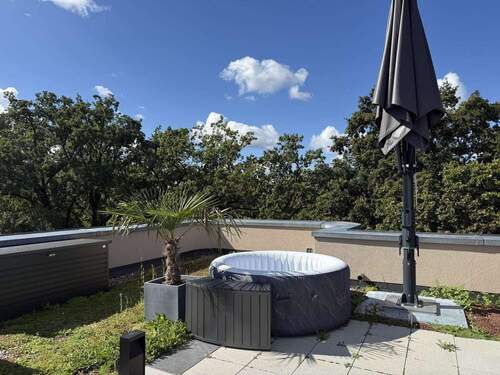 Jacuzzi - 