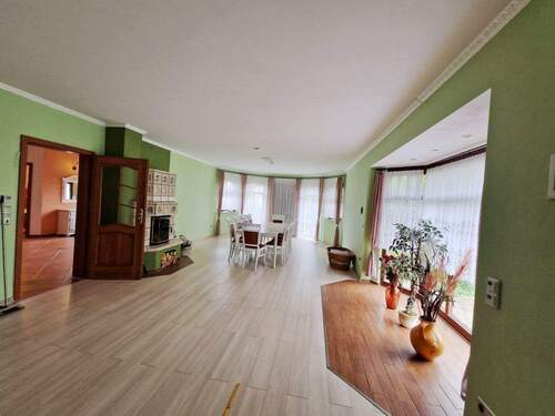 Wohn- und Esszimmer - 