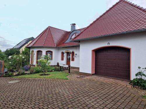 Hausansicht - 5 Zimmer Einfamilienhaus zum Kaufen in Leipzig