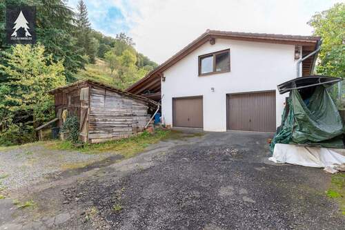 Garagen - 8 Zimmer Mehrfamilienhaus, Wohnhaus in Walkenried