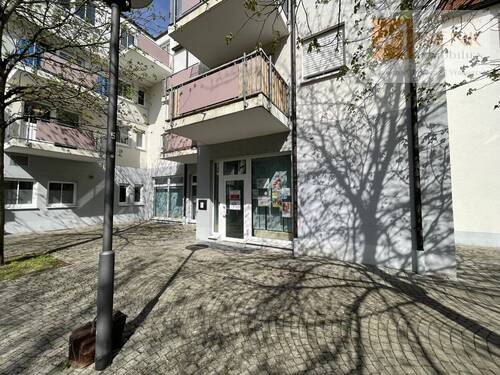 Außenansicht vorne, Bild 1.jpeg - Idealer Standort! Gewerbeeinheit im Zentrum von Kitzingen