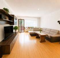 Erdgeschoss, 3 Zimmer. Balkon. Ruhige Lage. - Obertshausen / Hausen