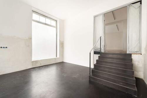 Laden- oder Bürofläche EG - 1 Zimmer Mehrfamilienhaus, Wohnhaus in Frankfurt am Main