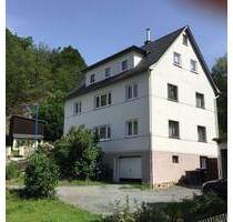 Freistehendes Dreifamilienhaus mit Innenhof, Garten und Garage - Probstzella