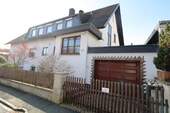 Seitenansicht vorne rechts - Mehrfamilienhaus, Wohnhaus zum Kaufen in Höchstadt an der Aisch