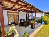 überdachte Terrasse - Ideal für Familien: Doppelhaushälfte mit gepflegtem, schönem Garten und Garage in Konz-Roscheid