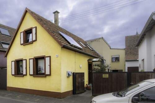 k-Frontansicht Vorderhaus.jpg - 9 Zimmer Mehrfamilienhaus, Wohnhaus zum Kaufen in Lingenfeld