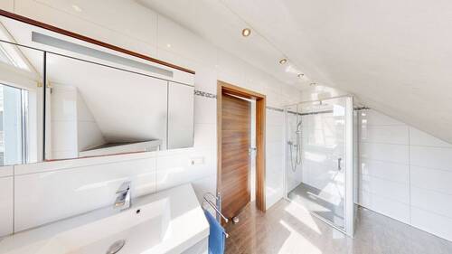 Badezimmer Wohnung im Nebengebäude - 