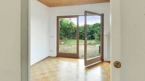 Essbereich im EG mit Zugang zu Terrasse und Garten - 