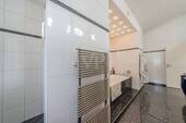 luxuriöses Badezimmer - 