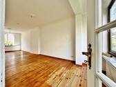 Blick in den Wohn-Essbereich - 