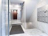 Hausflur und Aufzug - 4 Zimmer Etagenwohnung zum Kaufen in Düsseldorf / Unterbach