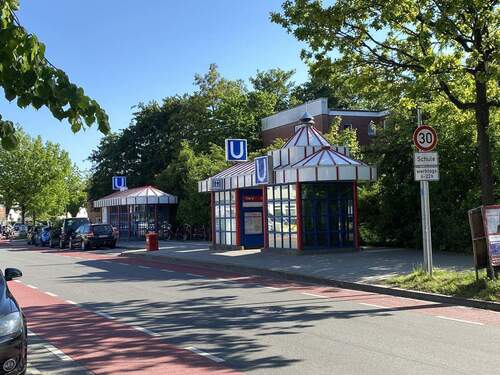 U-Bahn direkt vor dem Haus - 