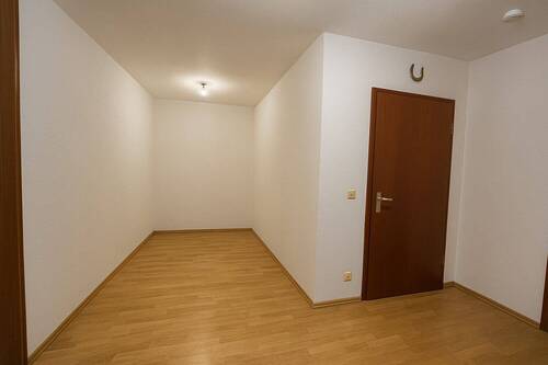 Flur mit KI geleert - 