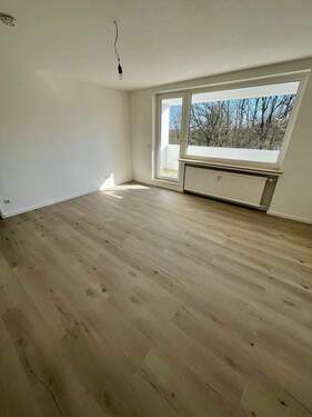 Wohnzimmer - 2 Zimmer Etagenwohnung zur Miete in Verden (Aller)