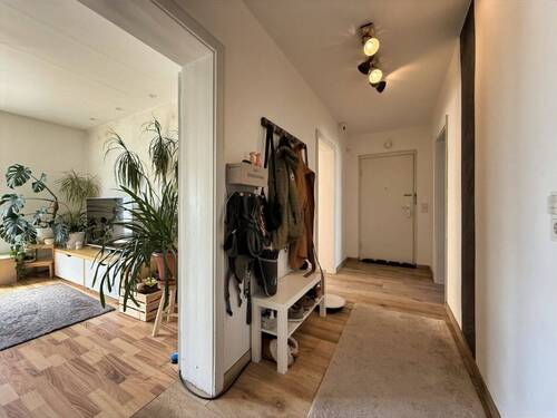 Flur - 3 Zimmer Etagenwohnung in Wolfenbüttel